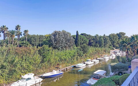 L'Annonciade: Agua, Barco, Watercraft, Camino Acuático, Barcos Y Canotaje - Efectos Y Equipo, Canal, Centro De Deportes Acuáticos, Corriente De Agua, Banco, Lago