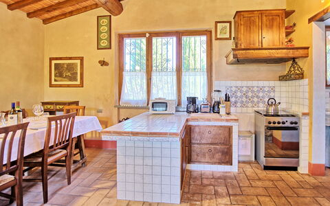 Casa Cipressi: Propiedad, Habitación, Edificio, Cocina, Mueble, Diseño De Interiores, Casa, Mostrador, Suelo, Loseta