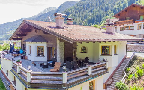 Conny: Cielo, Montaña, Propiedad, Edificio, Ventana, Planta, Madera, Casa, Paisaje, Ocio