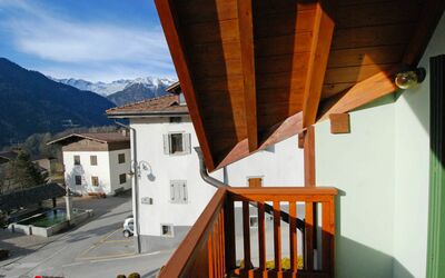 Pinzolo 550: Propiedad, Casa, Edificio, Escalera, Arquitectura, Casa, Madera, Bienes Raíces, Habitación, Techo