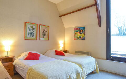 Les Flots: Mueble, Propiedad, Edificio, Planta, Comodidad, Azur, Encendiendo, Madera, Sombra, Textil
