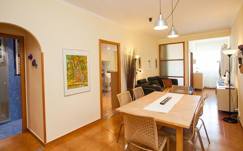 Sardenya - Casp: Habitación, Propiedad, Comedor, Edificio, Diseño De Interiores, Mueble, Techo, Casa, Amarillo, Bienes Raíces