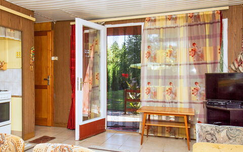 Rosso: Mueble, Ventana, Edificio, Puerta, Madera, Diseño De Interiores, Sombra, Casa, Sala, Piso