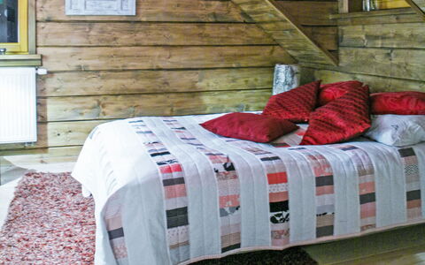 Dworczysko: Habitación, Sábana, Cama, Madera, Lecho, Linos, Textil, Mueble, Diseño De Interiores, Suelo