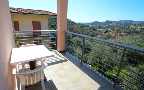 Imperia 530: Propiedad, Casa, Bienes Raíces, Edificio, Balcón, Departamento, Habitación, Casa, Arquitectura, Villa
