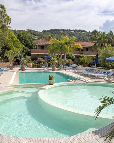 Capo Vaticano 120: Piscina, Recurso, Mueble Para Exteriores, Paraguas, Eco Hotel, Sunlounger, Hotel, Hacienda, Sombra