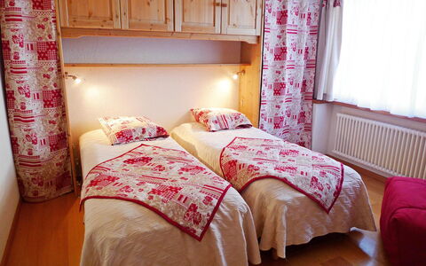 Résidence Christina Apt. 305: Habitación, Cama, Mueble, Habitación, Lecho, Sábana, Cortina, Marco De La Cama, Propiedad, Diseño De Interiores