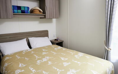 The Orchards 900.5: Habitación, Cama, Mueble, Habitación, Sábana, Propiedad, Lecho, Marco De La Cama, Colchón, Diseño De Interiores