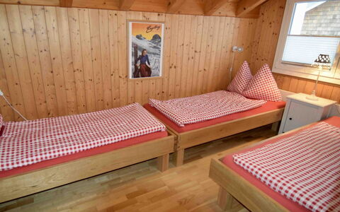 Bühl 13: Propiedad, Mueble, Ventana, Comodidad, Madera, Diseño De Interiores, Suelo, Sombra, Piso, Pared