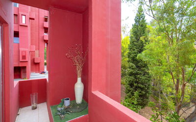 Alojamiento:&nbsp;Muralla Roja 914.5