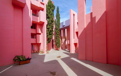 Alojamiento:&nbsp;Muralla Roja 914.5