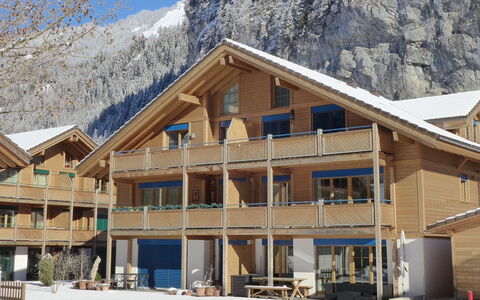 Staubbach: Montaña, Nieve, Ventana, Cielo, Madera, Edificio, Pendiente, Árbol, Sombra, Techo