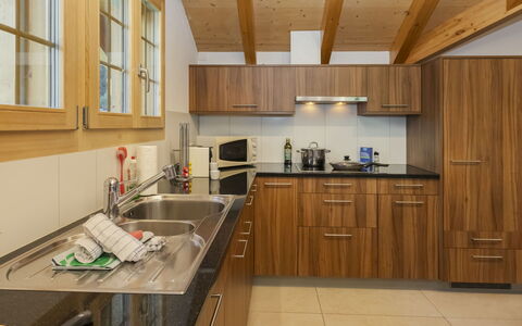 Staubbach: Piso, Madera, Cocina, Diseño De Interiores, Mueble, Gabinetes, Mostrador, Suelo, Techo, Aparato De Cocina
