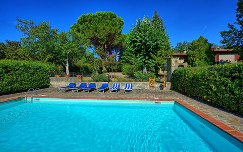 Casale Ambra: Piscina, Propiedad, Inmuebles, Bienes Raíces, Ocio, Casa, Edificio, Villa, Vacaciones, Hierba