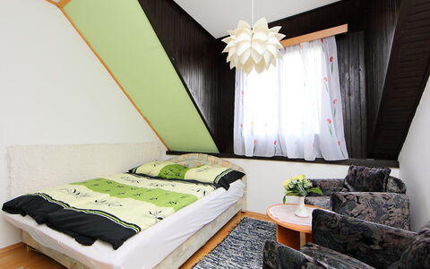 Panorama: Habitación, Habitación, Mueble, Cama, Propiedad, Diseño De Interiores, Techo, Pared, Sábana, Marco De La Cama