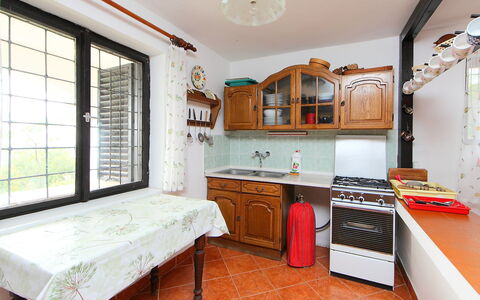 Panorama: Propiedad, Habitación, Mueble, Edificio, Bienes Raíces, Diseño De Interiores, Cocina, Casa, Techo, Suelo