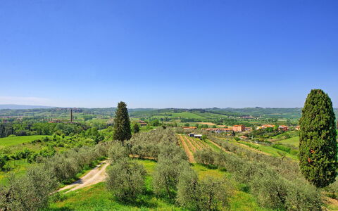 Villa Roberto: Cielo, Naturaleza, Vegetación, Verde, Colina, Paisaje Natural, Árbol, Horizonte, Área Rural, Hierba