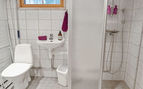 Suopursu: Piso, Arreglo De Tubería, Suelo, Baño, Diseño De Interiores, Plomería, Baño, Habitación, Asiento Del Baño, Lavabo