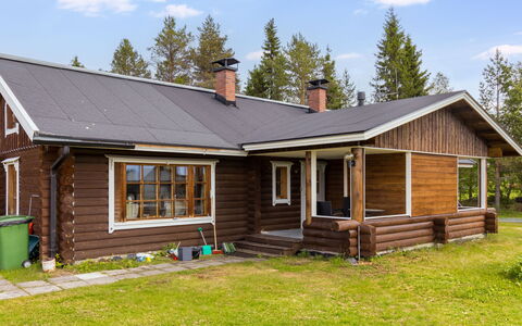 Ruka-Kitkan Kuukkeli: Madera, Techo, Cabaña, Casa, Vía Muerta, Casa, El Terreno Del Lote, Área Rural, Casa De Campo, Cuarto De Troncos