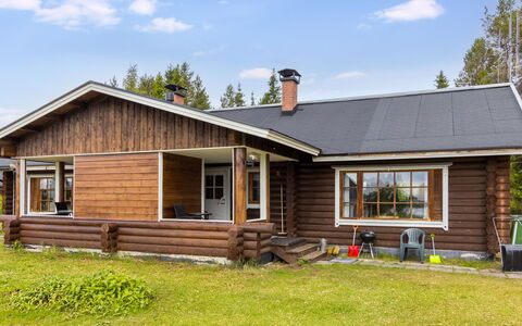 Ruka-Kitkan Käki: Hierba, Edificio, Ventana, Madera, Casa, Techo, Cabaña, Vía Muerta, Casa, El Terreno Del Lote