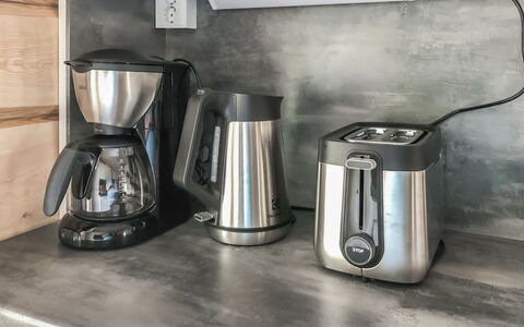 Pajalan Hirsitupa: Aparato De Cocina, Pequeños Electrodomésticos, Electrodoméstico, Máquina, Utensilios Para Servir, Cafetera, Cocina
