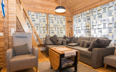 Piilola Nr 2: Diseño De Interiores, Piso, Madera, Suelo, Techo, Mueble, Habitación, Encendiendo, Casa, Manchas De Madera