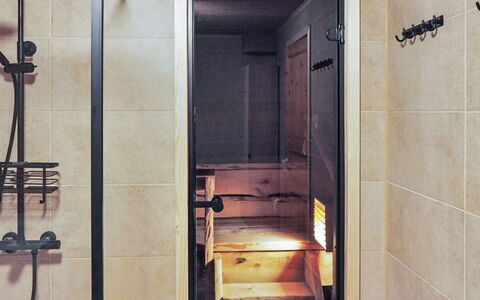 Piilola Nr 2: Piso, Suelo, Diseño De Interiores, Habitación, Plomería, Loseta, Arreglo De Tubería, Puerta De La Ducha, Baño, Vaso