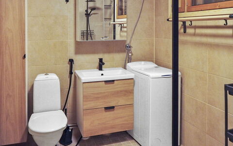 Piilola Nr 2: Arreglo De Tubería, Piso, Suelo, Diseño De Interiores, Mueble De Baño, Plomería, Baño, Baño, Lavabo, Gabinetes