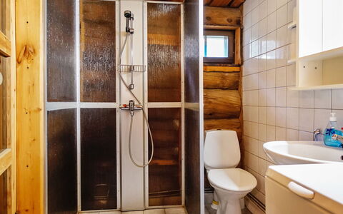 Örtsylä B: Cama, Mueble, Habitación, Diseño De Interiores, Lecho, Sábana, Piso, Madera, Suelo, Habitación