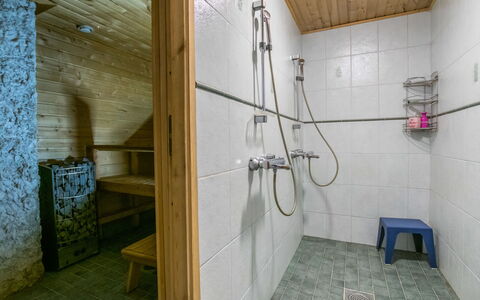 Juurakkopirtti: Piso, Madera, Suelo, Arreglo De Tubería, Techo, Diseño De Interiores, Plomería, Habitación, Baño, Loseta