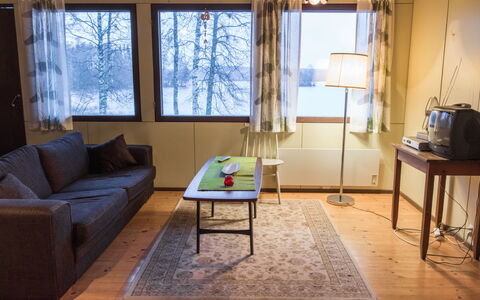 Vattomäki: Mueble, Piso, Suelo, Diseño De Interiores, Madera, Suelos De Madera, Sofá, Sala, Habitación, Departamento