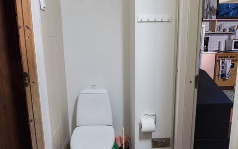 Vattomäki: Asiento Del Baño, Baño, Piso, Baño, Suelo, Arreglo De Tubería, Plomería, Habitación, Loseta