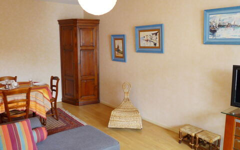 Demeures de Maignon: Habitación, Propiedad, Mueble, Diseño De Interiores, Suelo, Pared, Edificio, Casa, Bienes Raíces, Sala