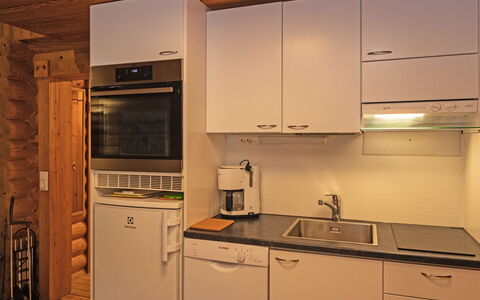 Varilan Lomamajat Nr2: Cocina, Aparato De Cocina, Electrodoméstico, Mostrador, Madera, Piso, Gabinetes, Diseño De Interiores, Electrodoméstico, Suelo