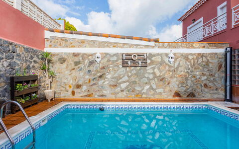 La Marea: Agua, Cielo, Nube, Planta, Piscina, Propiedad, Edificio, Azul, Azur, Sombra