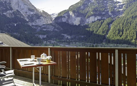 Chalet Ahornen: Montaña, Cielo, Nube, Mesa, Mueble, Paisaje Natural, Planta, Edificio, Naturaleza, Madera