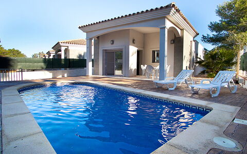 Gaviota 10: Agua, Cielo, Propiedad, Planta, Piscina, Edificio, Azur, Sombra, Árbol, Rectángulo
