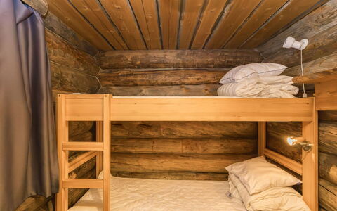Rukasaukko: Madera, Litera, Suelo, Piso, Habitación, Cama, Diseño De Interiores, Madera Dura, Habitación, Manchas De Madera