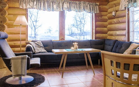 Kilpis-Arkki: Mueble, Piso, Diseño De Interiores, Madera, Suelo, Sala, Sofá, Suelos De Madera, Mesa, Habitación