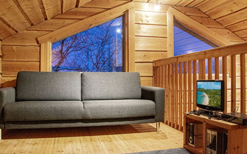 Kilpis-Arkki: Mueble, Sofá, Madera, Sala, Diseño De Interiores, Piso, Casa, Suelo, Departamento