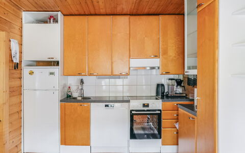 Levinstone: Aparato De Cocina, Cocina, Electrodoméstico, Mostrador, Piso, Madera, Gabinetes, Suelo, Refrigerador, Fregadero