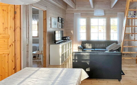 Lonnakko: Mueble, Diseño De Interiores, Piso, Suelo, Madera, Techo, Habitación, Encendiendo, Suelos De Madera, Casa