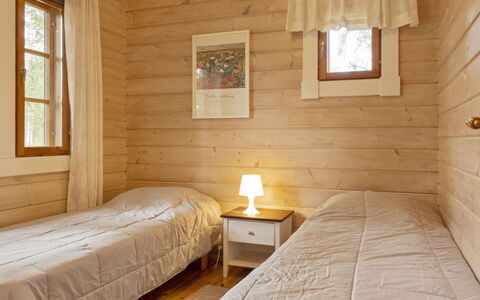 Lonnakko: Madera, Diseño De Interiores, Piso, Suelo, Mueble, Habitación, Cama, Habitación, Marrón, Casa