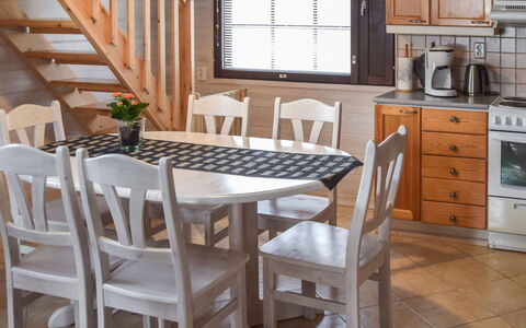Ahonlaita: Mueble, Diseño De Interiores, Piso, Madera, Suelo, Silla, Cocina Y Comedor Mesa, Mesa, Comedor, Habitación