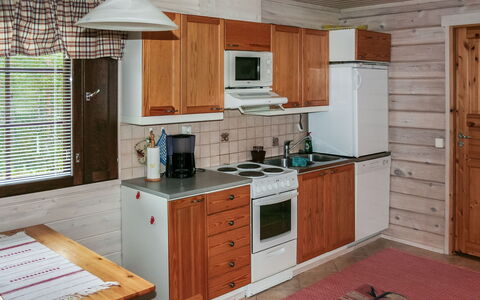 Ahonlaita: Cocina, Piso, Madera, Mueble, Electrodoméstico, Mostrador, Diseño De Interiores, Aparato De Cocina, Gabinetes, Suelo