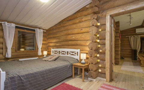 Pohosniemi: Mueble, Diseño De Interiores, Madera, Piso, Techo, Suelo, Habitación, Cama, Habitación, Encendiendo