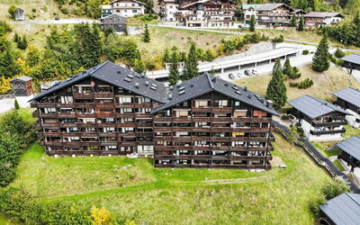 Mühlbach am Hochkönig 250: Planta, Edificio, Propiedad, Árbol, Casa, El Terreno Del Lote, Diseño Urbano, Ventana, Barrio, Barrio Residencial