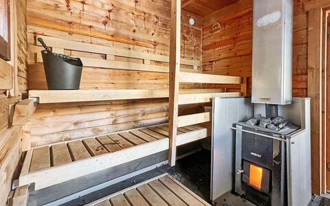 Rukan Taikavuosselin Helmi 8 B: Madera, Cabaña, Cuarto De Troncos, Bosque, Cobertizo, Edificios Del Jardín, Alerce, Bosque, Manchas De Madera