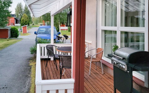 Tahko Ski Koivulantie: Madera, Porche, Mueble, Casa, Casa, Manchas De Madera, Puerta, Cubierta, Silla, Madera Dura