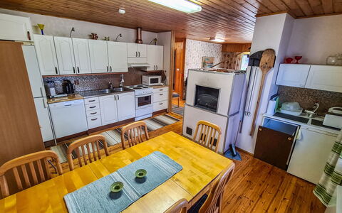 Ellilä: Madera, Casa, Habitación, Madera Dura, Manchas De Madera, Suelos De Madera, Cuarto De Troncos, Gabinetes, Tablón, Hotel